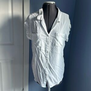 JACHS Girlfriend top white button up size Medium 100% Rayon
